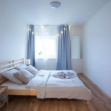 Haas Stojanova With Parking Apartment