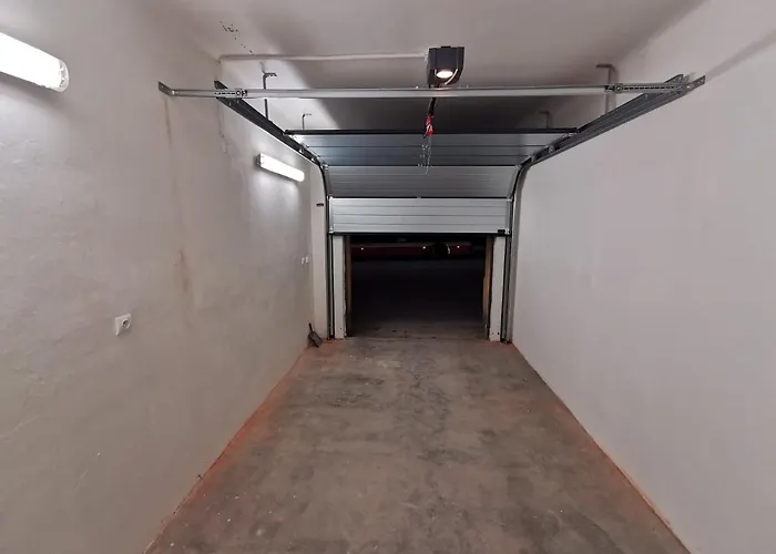 Haas Stojanova With Parking * Брно