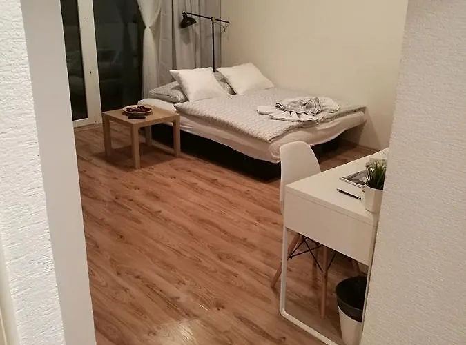 Haas Stojanova With Parking Апартаменты *
