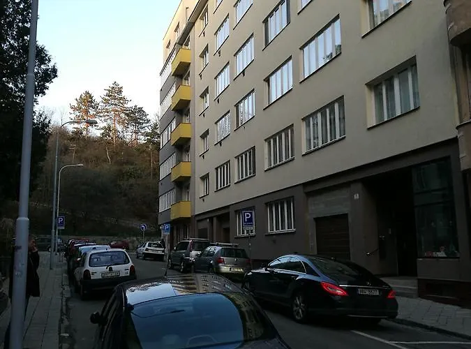Haas Stojanova With Parking Брно