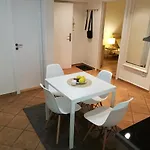 Haas Stojanova With Parking 아파트