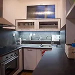 아파트 Haas Stojanova With Parking 브르노