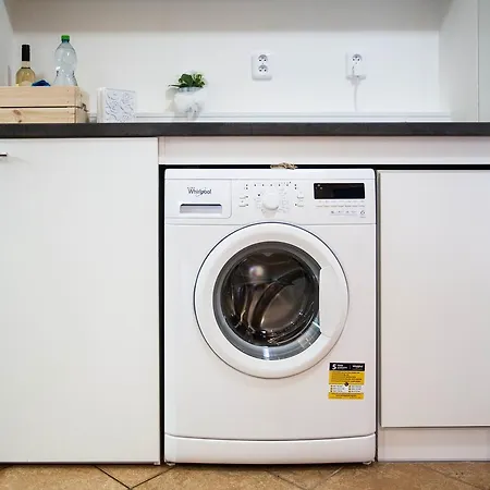 Haas Stojanova With Parking Apartman