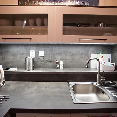 Haas Stojanova With Parking