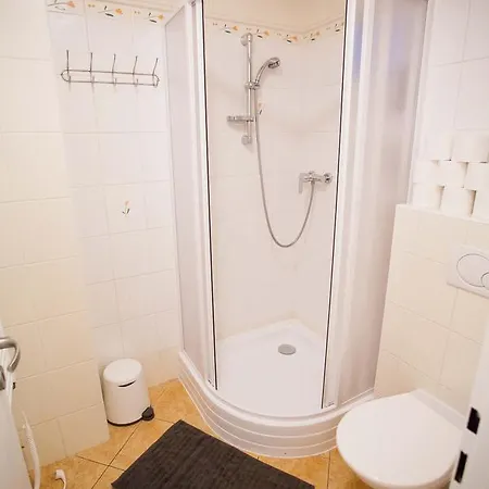 Haas Stojanova With Parking アパート *