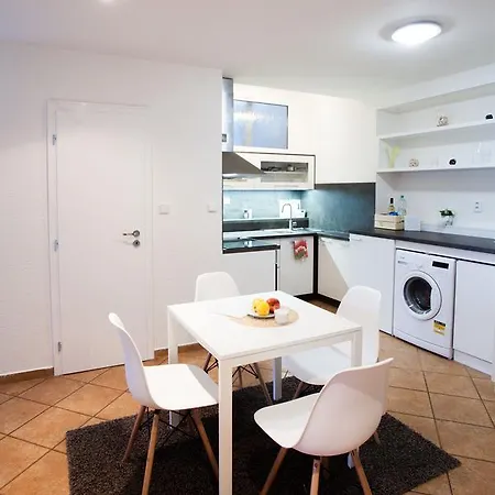 アパート Haas Stojanova With Parking *