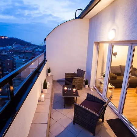 Haas Stojanova With Parking