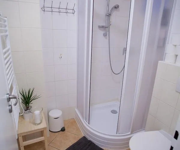 Haas Stojanova With Parking Lägenhet *