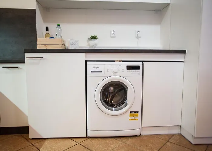 Haas Stojanova With Parking Lägenhet