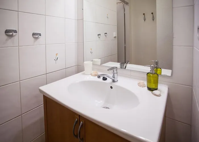 Haas Stojanova With Parking Lägenhet