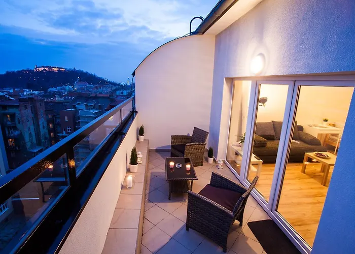 Haas Stojanova With Parking